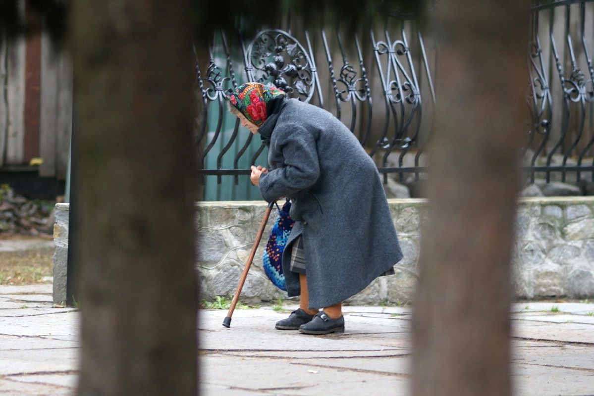 Pensia colosală vs. pensia minimă: contrastul șocant dintre două destine. Una a muncit 61 de ani, cealaltă doar 3 luni.