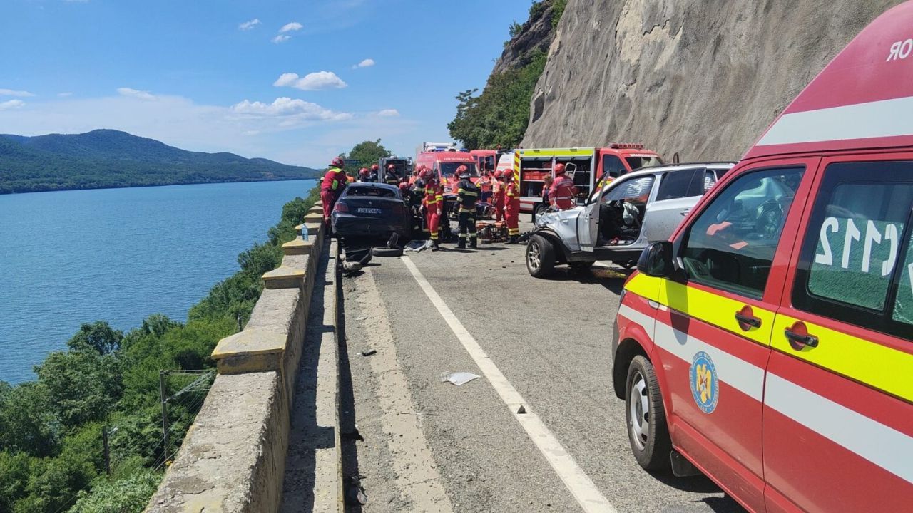 Tragedie pe DN 6: Accident grav cu trei mașini în Mehedinți, un mort la viaductul Bahna