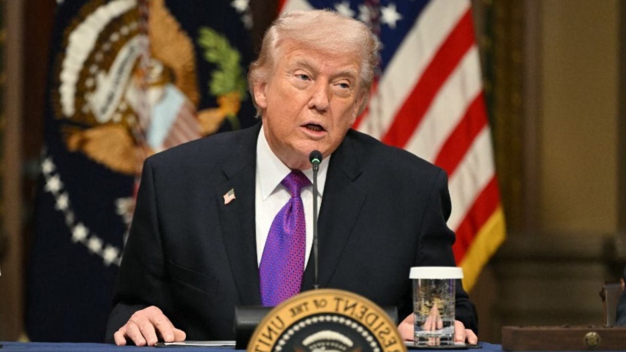 Trump avertizează Iranul: Consecințe militare fără precedent dacă minează Strâmtoarea Ormuz