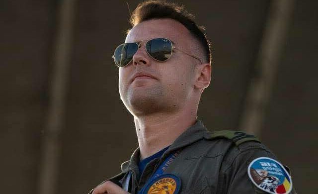 Erou căzut: Pilot militar, mort în încercarea de a salva un câine