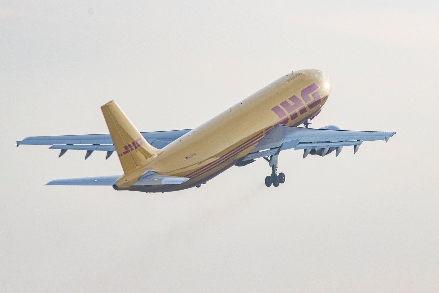 Mărturii șocante: Rusia, plan de sabotaj în Europa cu colete incendiare trimise spre Londra