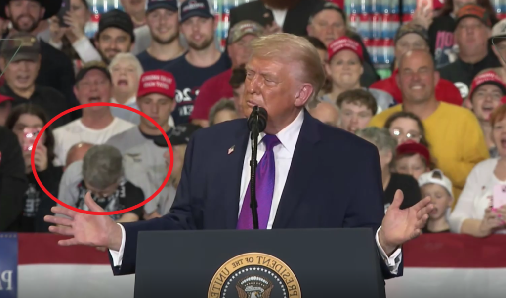 Urgență medicală la discursul lui Donald Trump: Evenimentul, întrerupt brusc