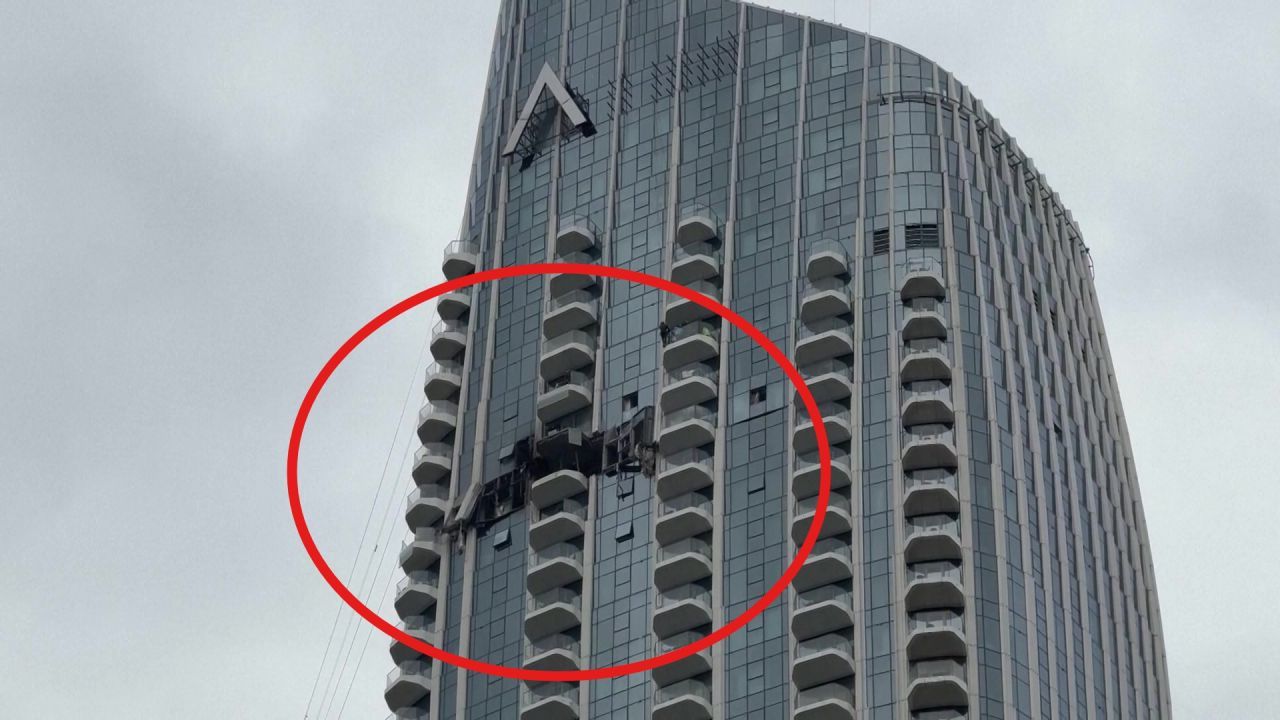 VIDEO. Dronă iraniană lovește bloc de lux în Dubai: Atac șocant!