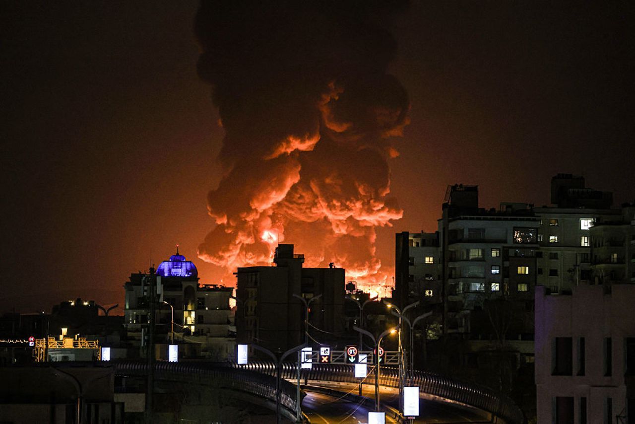 Trump amenință: „Distrugem complet regimul iranian! E o onoare să-i ucid pe acești nemernici nebuni”