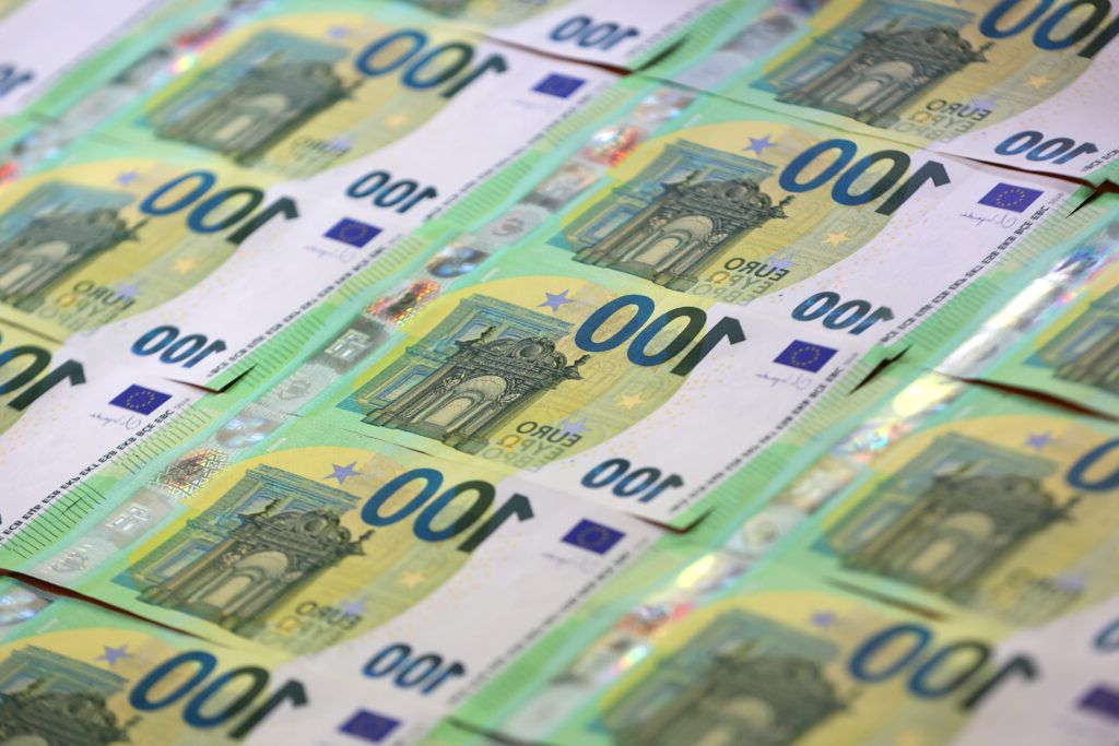 Șase români, pe lista miliardarilor Forbes 2026!