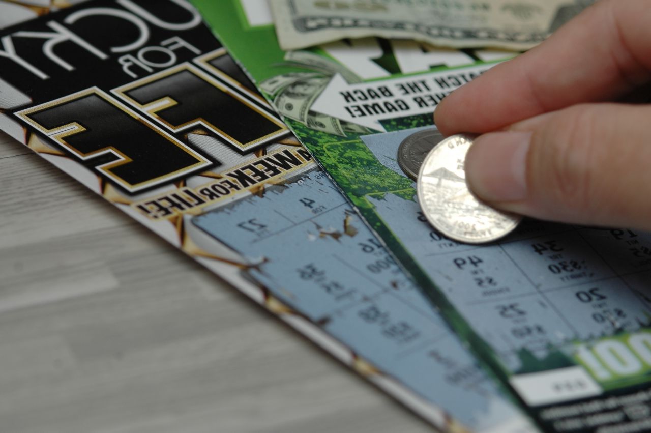 Loteria Română: Două lozuri noi de primăvară, cu premii totale de peste 15 milioane de lei!