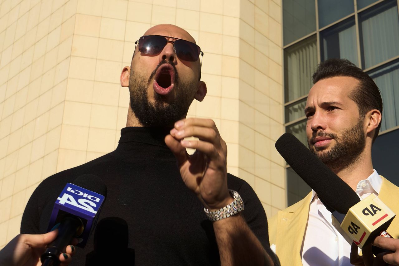 Hong Kong refuză extrădarea fraților Tate în România. Acuzați de viol și exploatare, ovaționați!