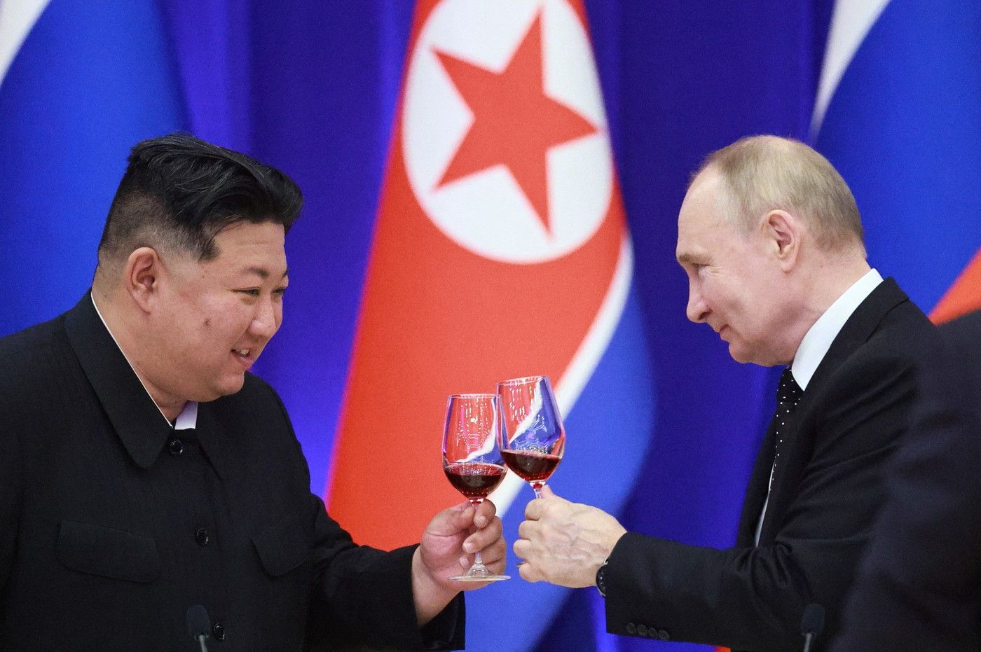 Putin, acuzat că i-a plătit o sumă uriașă lui Kim Jong Un pentru soldați și muniție nord-coreeană