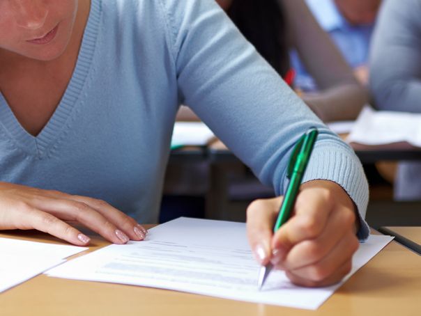 Peste 12.000 de elevi au absentat la simularea Evaluării Naționale la matematică