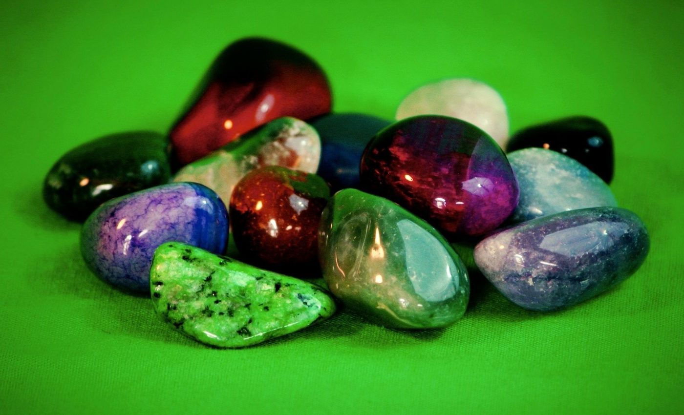 Descoperă ce dezvăluie piatra ta norocoasă despre personalitatea ta!