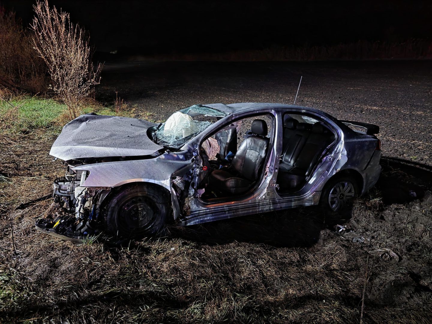 Tragedie pe șosea: Cinci victime încarcerate după un accident violent între două mașini