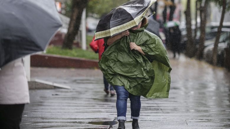 Cod galben de ploi și ninsori: Jumătate de țară, sub alertă! Capitala, avertizată până luni