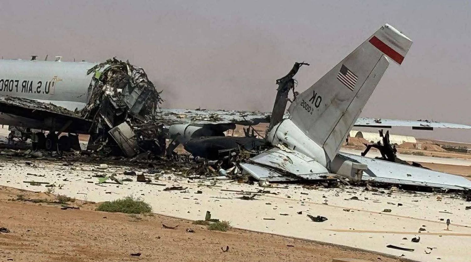 Avion-radar american, distrus de iranieni într-o bază militară din Arabia Saudită. Imagini șocante!