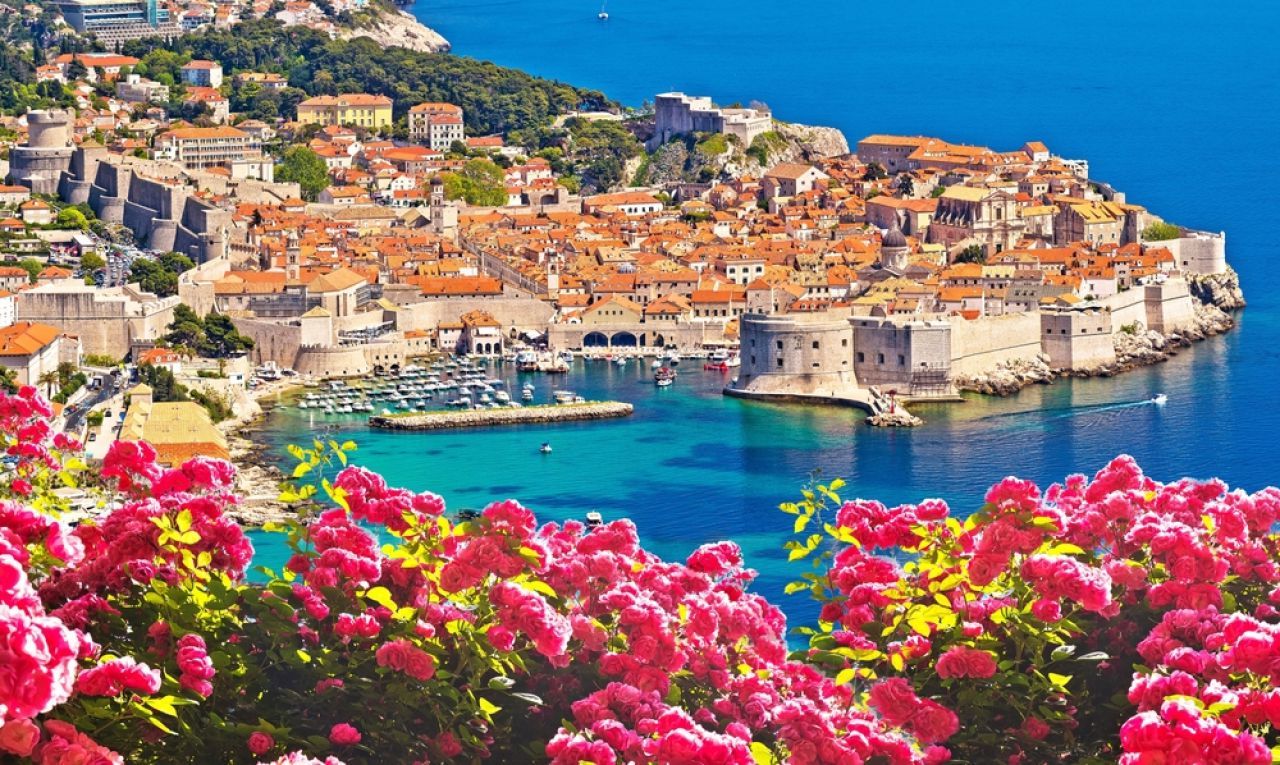 Orașul european cu 40.000 de locuitori și 6,5 milioane de turiști: Descoperă secretul succesului său! FOTO