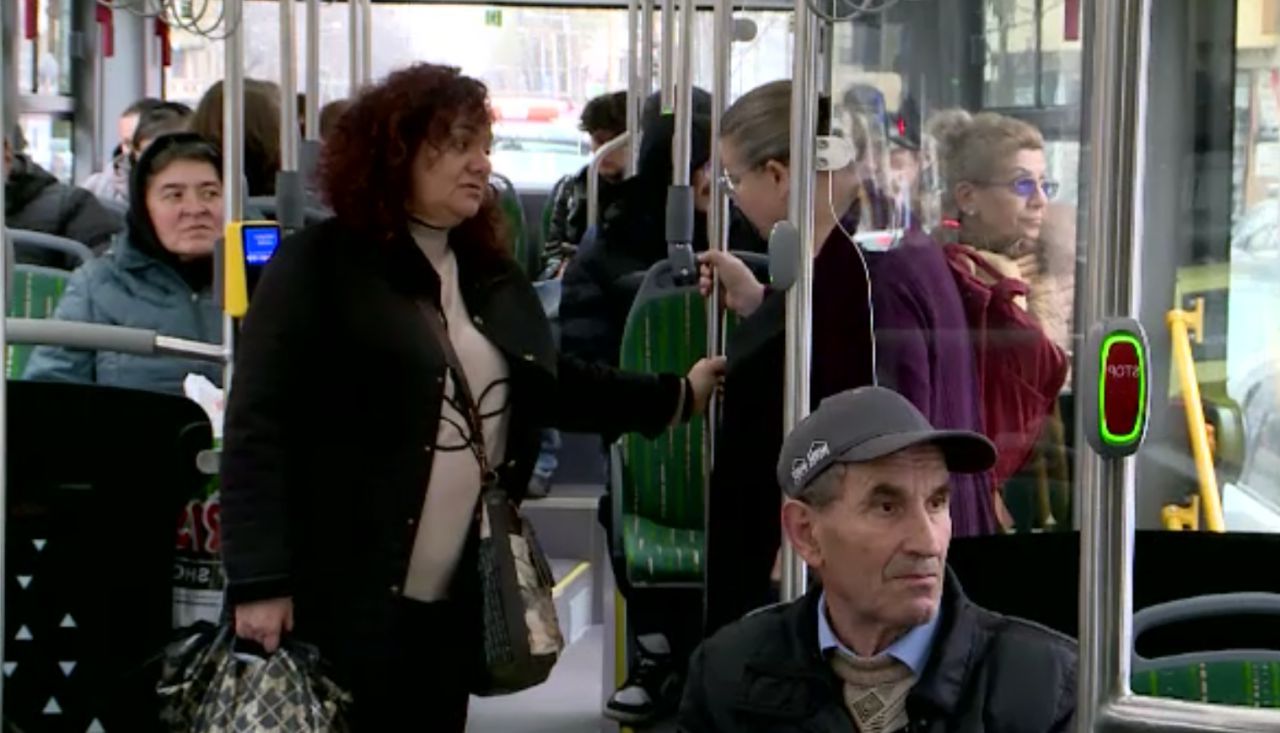 Explozia prețurilor la carburanți: Bucureștenii iau cu asalt transportul public! Vezi rutele aglomerate