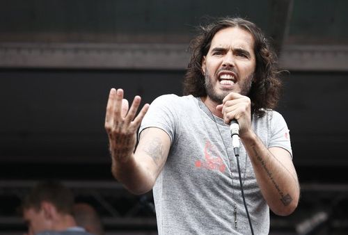 Procesul de viol al lui Russel Brand, amânat până în toamnă. Ce urmează pentru actor?