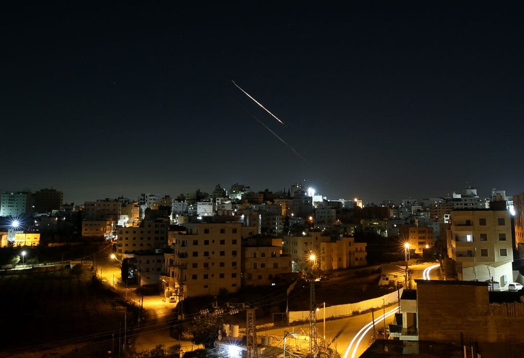 Orientul Mijlociu: Iranul neagă negocieri cu SUA, atacuri aeriene în EAU, Israelul refuză un termen de pace