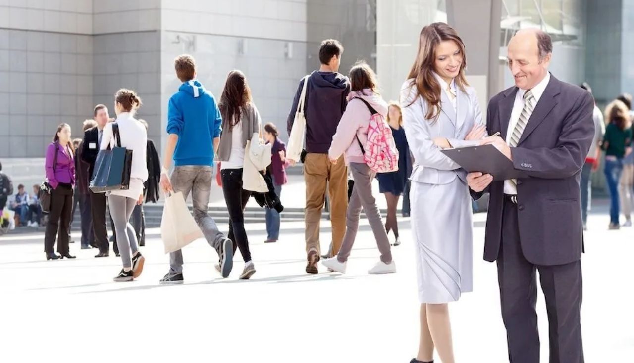 Profesii de aur în Spania: Salarii de peste 50.000 € pentru români și localnici!