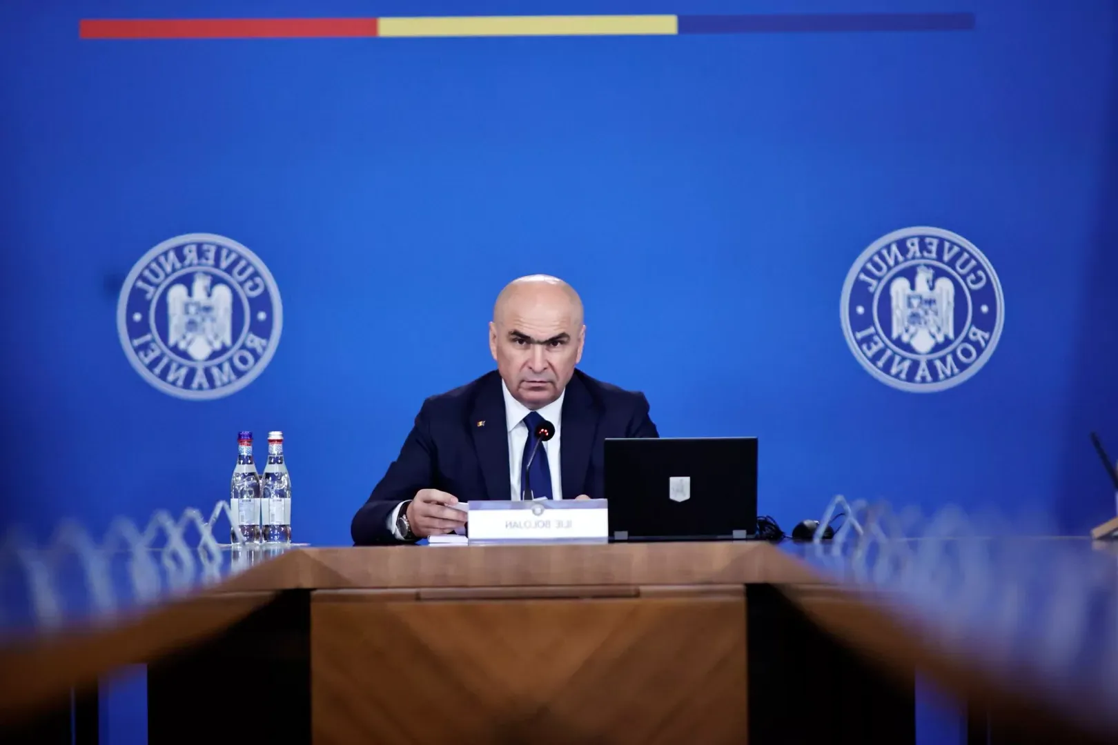 Bolojan convoacă coaliția: Acciza la motorină și plafonarea prețurilor la alimente, pe masă!