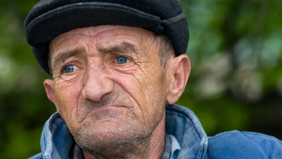 30 de ani de muncă, pensie de mizerie: Umilința unui pensionar cu 1.560 lei pe lună