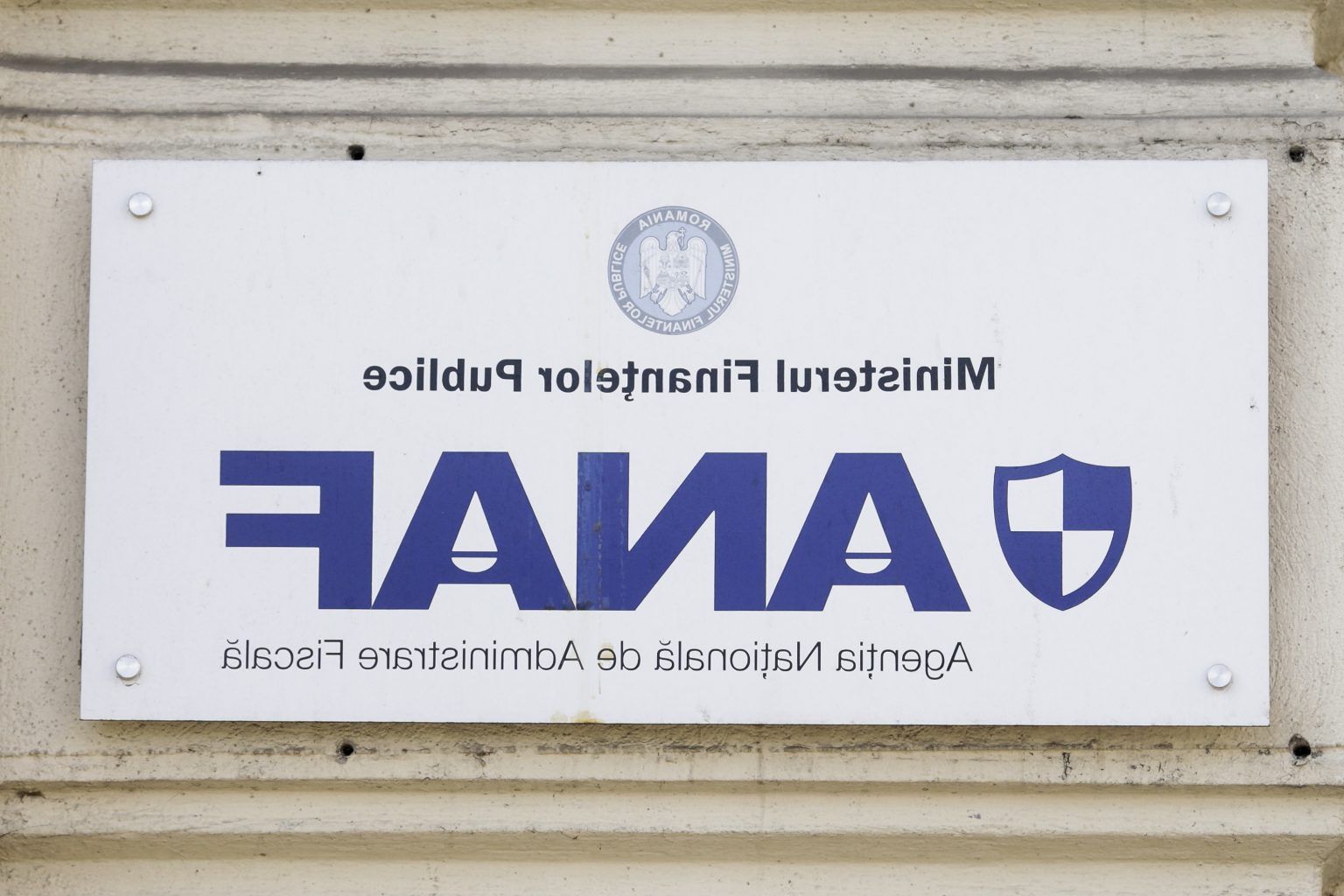 eLicitatii ANAF, succes uriaș: 14 milioane de accesări în prima zi! Se vând haine și încălțăminte