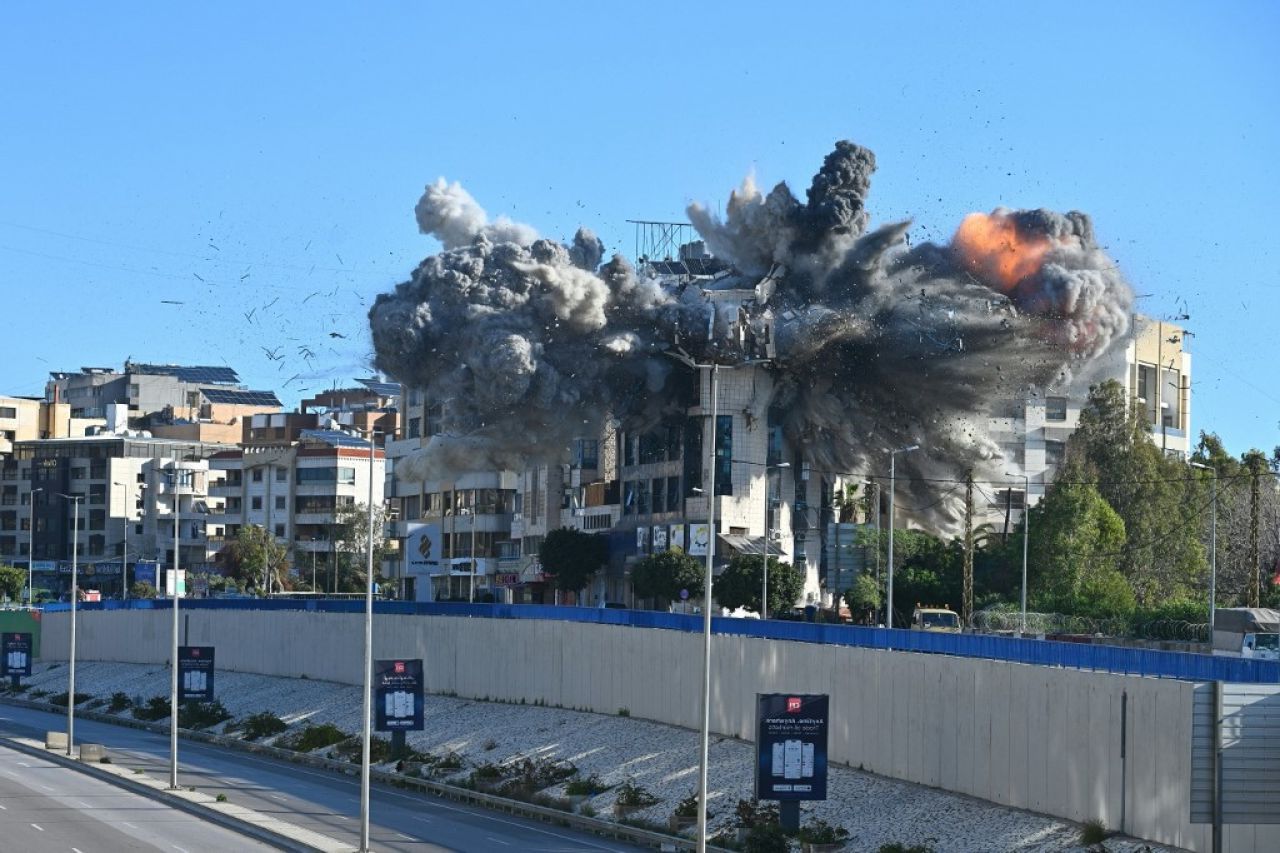 Retragere strategică: Armata libaneză se retrage, forțele israeliene avansează la graniță