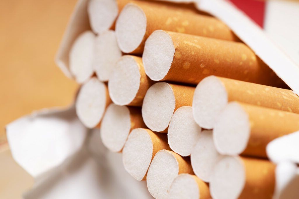 Țigările se scumpesc iar de la 1 aprilie: A treia majorare de preț din 2026!