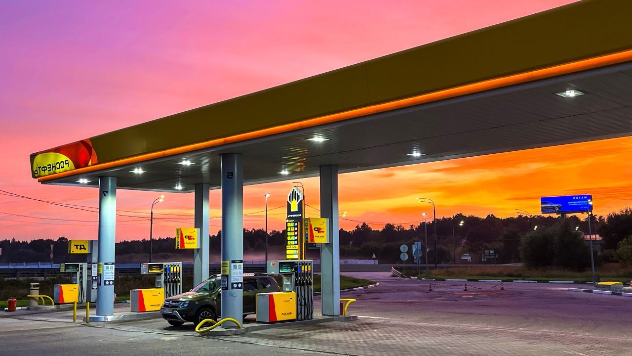 Când scade prețul motorinei? Guvernul taie acciza cu până la 15%