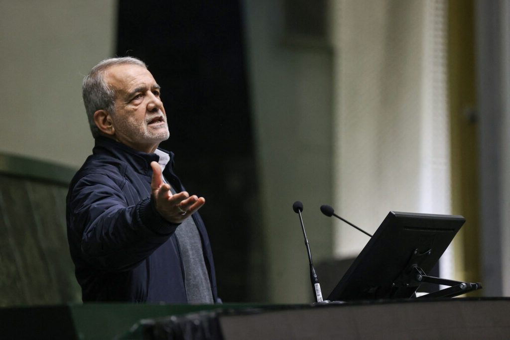 Apel inedit al președintelui Iranului către americani: Vrea dialog!