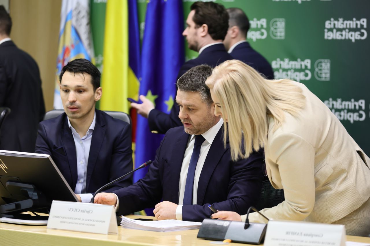 CGMB decide: Primăria se reorganizează, parcarea gratuită pentru electrice dispare!