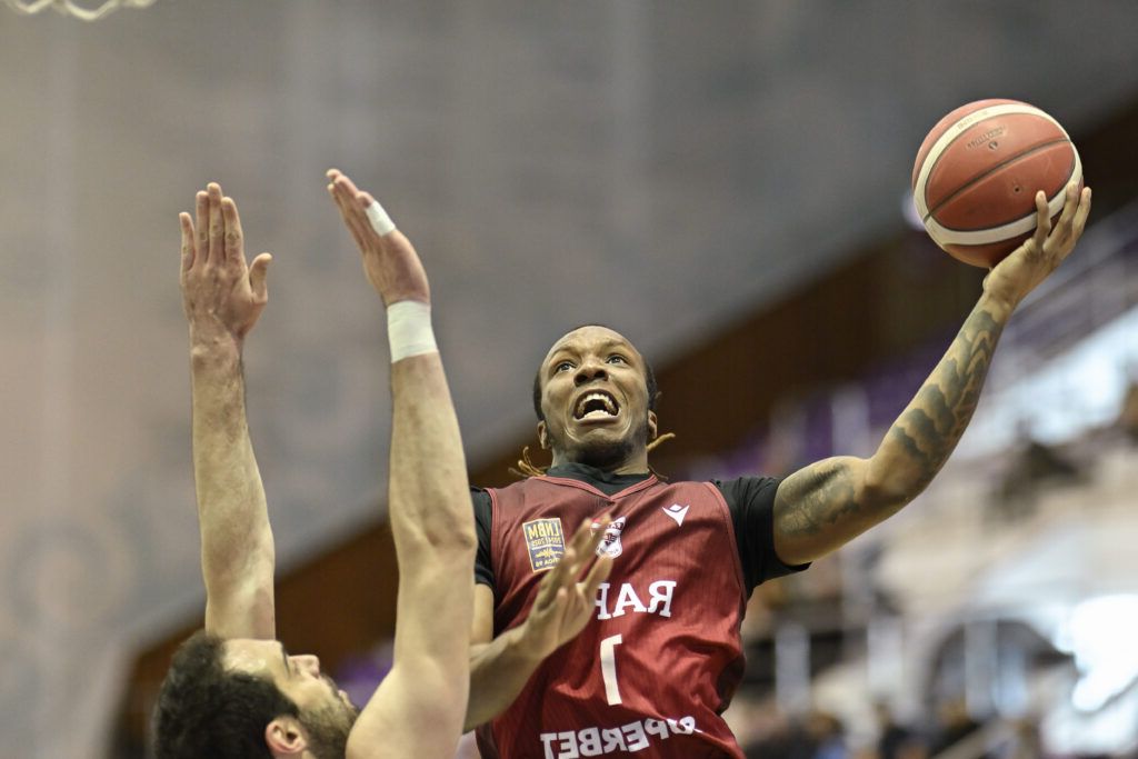 Baschet: Rapid – FC Argeș, cap de afiș în etapa intermediară!