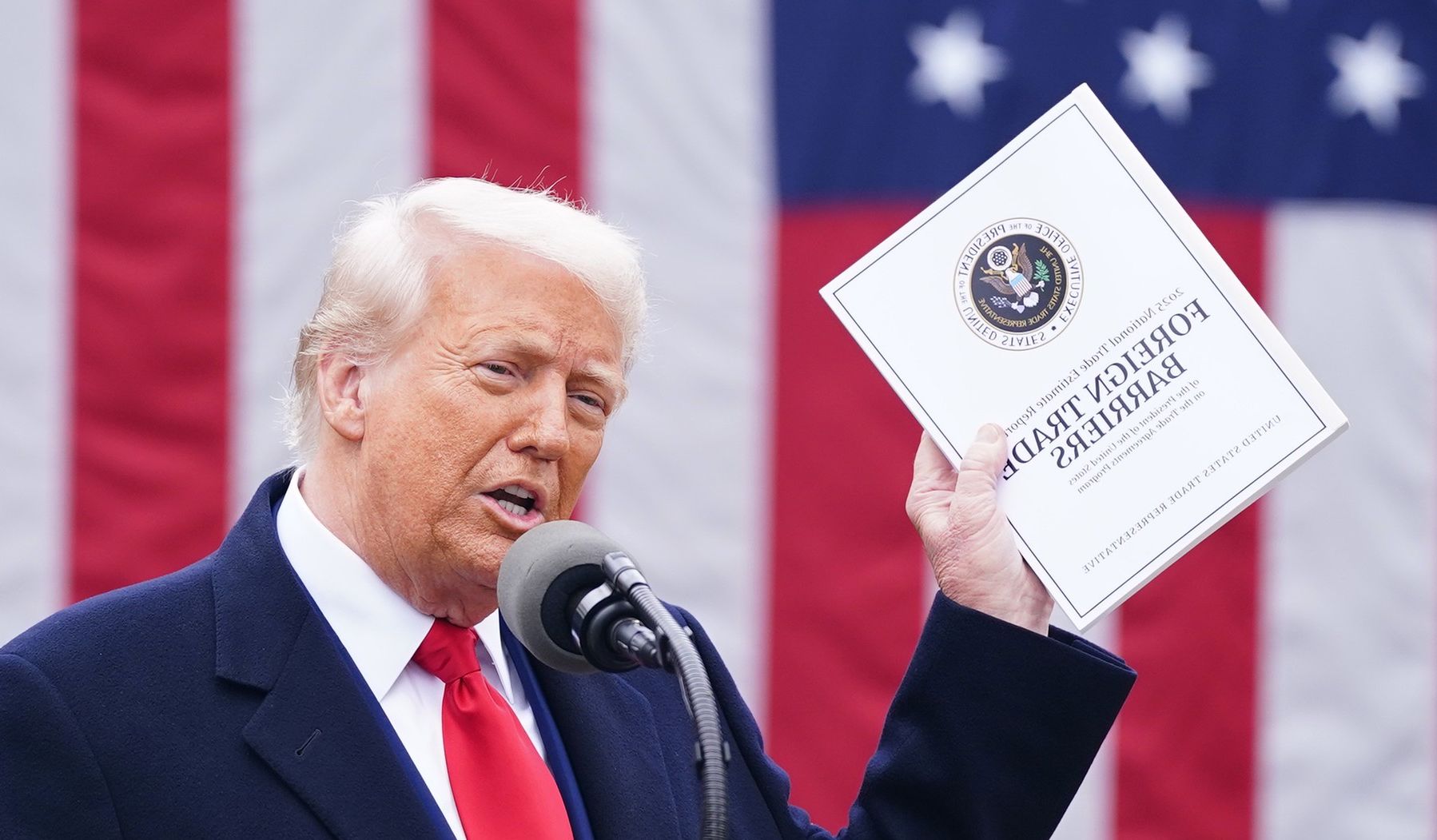 Un an de la "Ziua Eliberării": Impactul tarifelor lui Trump asupra economiei globale