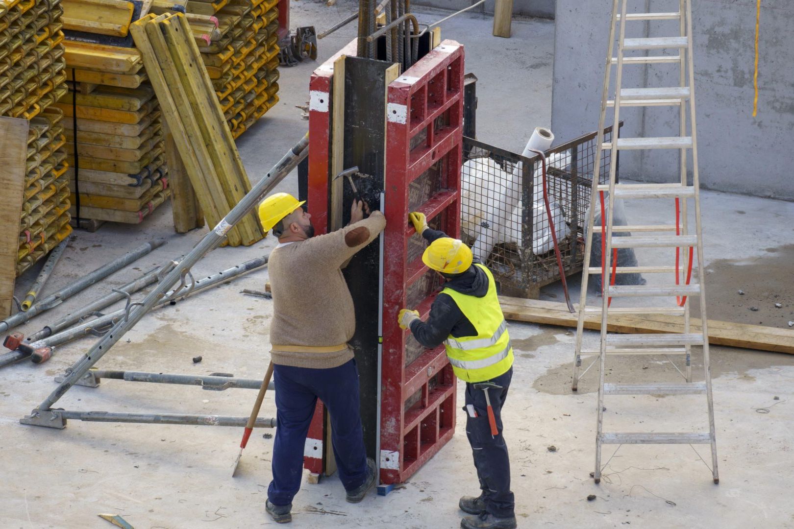 Locuri de muncă în Austria: Salarii de 2.200 euro pentru români. Află condițiile de angajare!