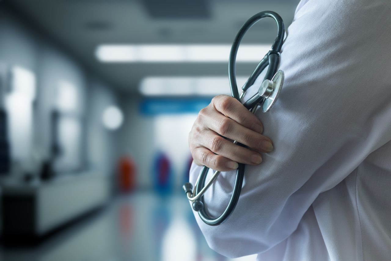 Tragedie în Oradea: Un cunoscut medic moare la 51 de ani, soția sa e cardiolog