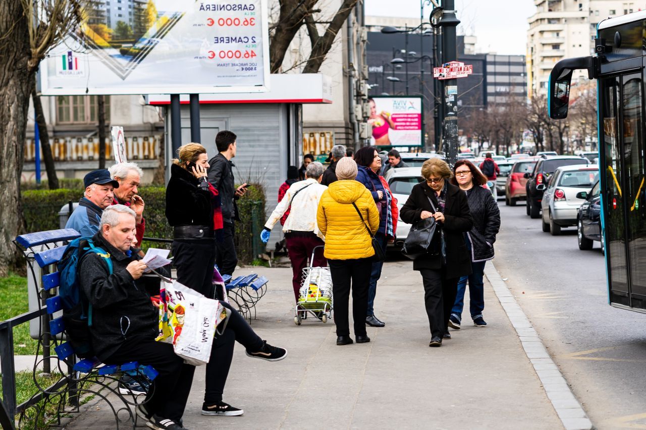 România îmbătrânește rapid: Generația X se pensionează, bugetele viitoare sunt în pericol!