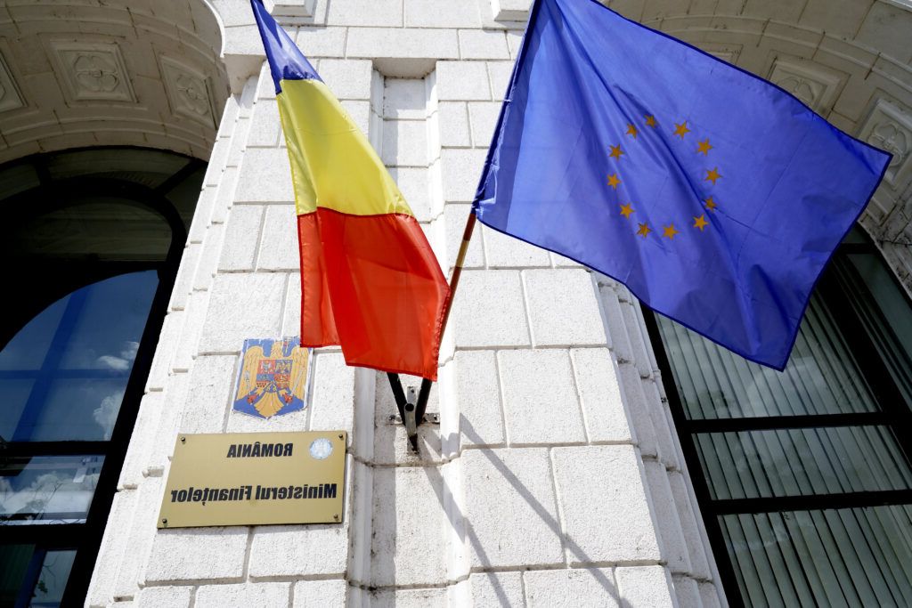 Motorină mai ieftină și taxe noi în petrol: Cât pierde și cât câștigă statul?