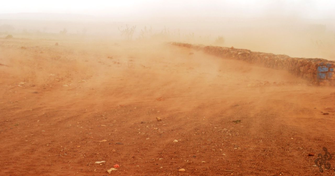 Vijelie mortală în Atena, furtună de praf saharian în Creta: Grecia, lovită de fenomene extreme