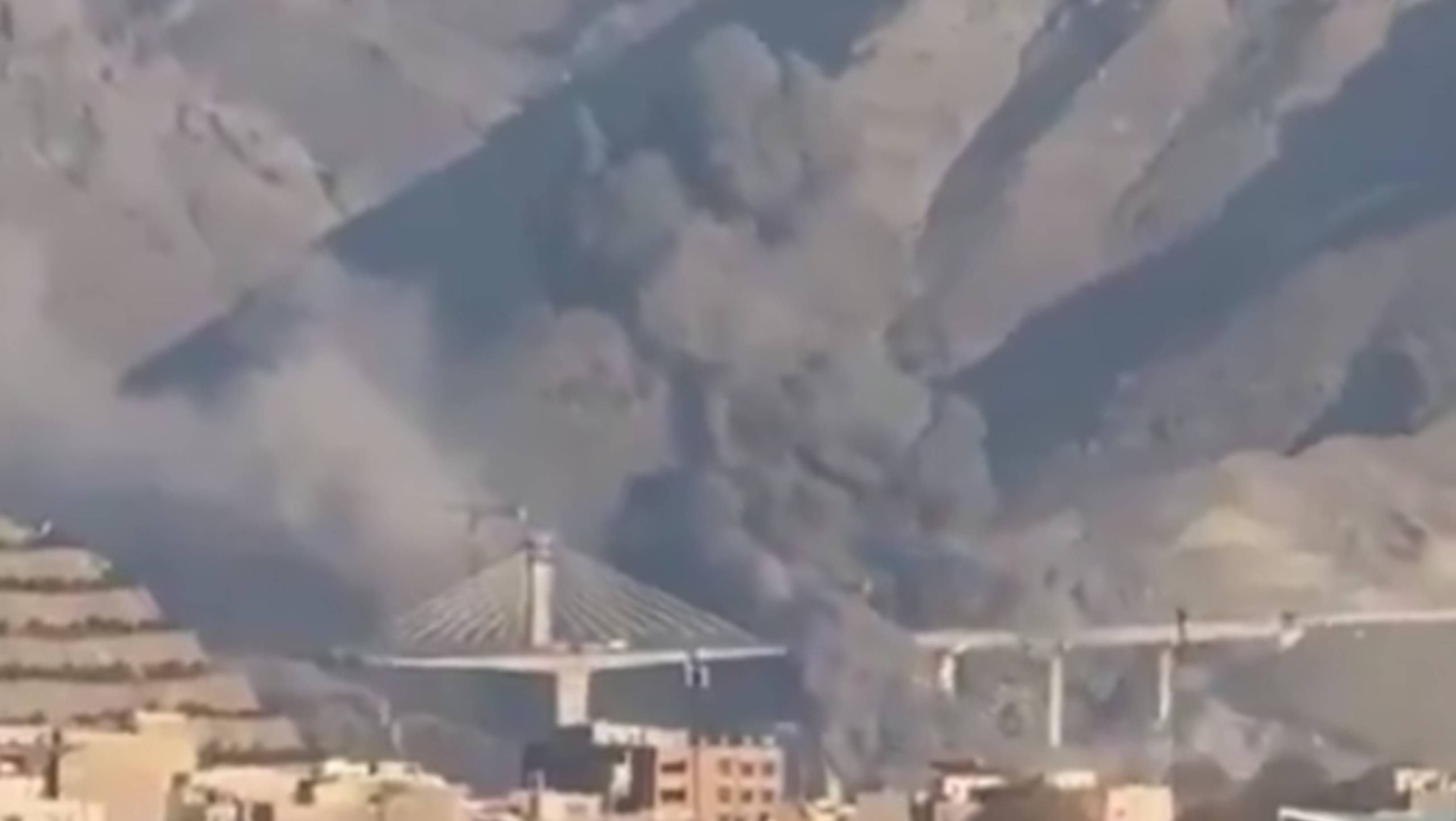 Trump publică imagini cu un pod distrus în Iran. Reacția furioasă a Teheranului