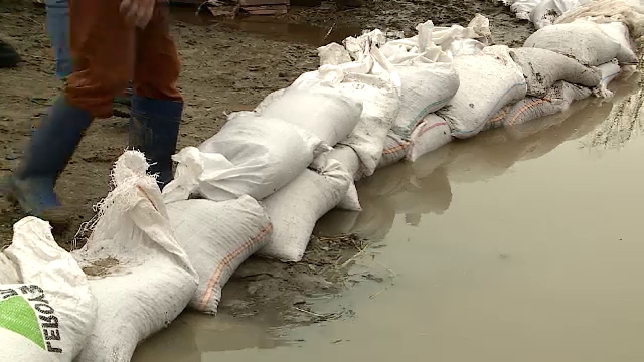 Cod portocaliu de inundații în Moldova și alte 15 județe! Vezi HARTA zonelor afectate.