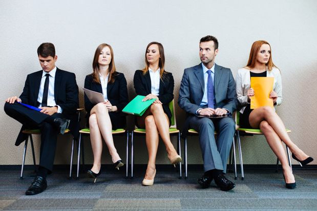 Statul subvenționează masiv „Primul loc de muncă”: Sprijin pentru 28.000 de tineri și angajatori