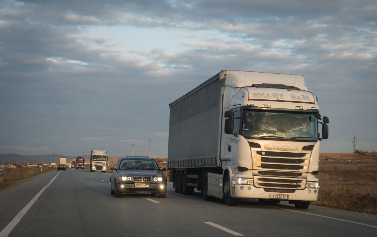 Transportatorii primesc sprijin: Guvernul vizează flote de camioane cu zero emisii!