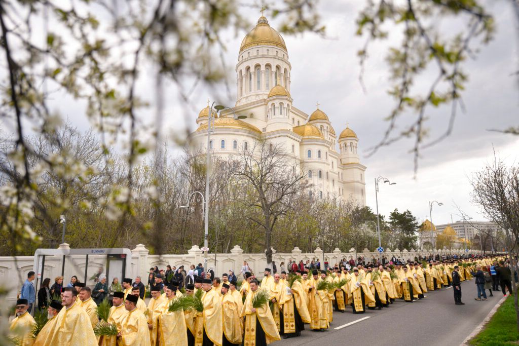 Mii de credincioși, la Pelerinajul de Florii din București: Imagini impresionante!