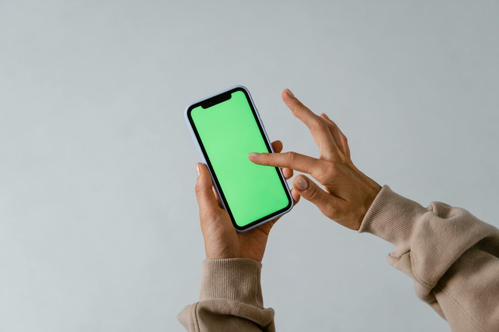 Florii 2026: Cele mai frumoase urări, SMS-uri și felicitări pentru sărbătoriți!