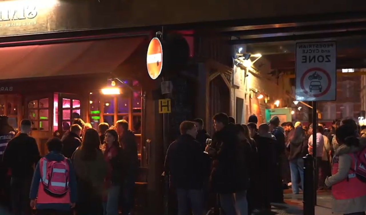 Londra noaptea: Cât de sigură este capitala europeană care te captivează?