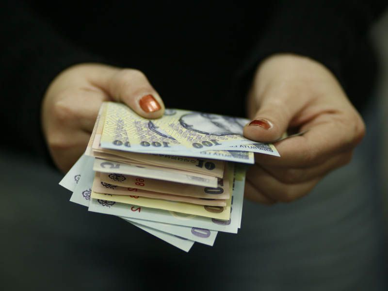 Legea transparenței salariale: Companiile vor despăgubi angajații pentru diferențe de plată din iunie!