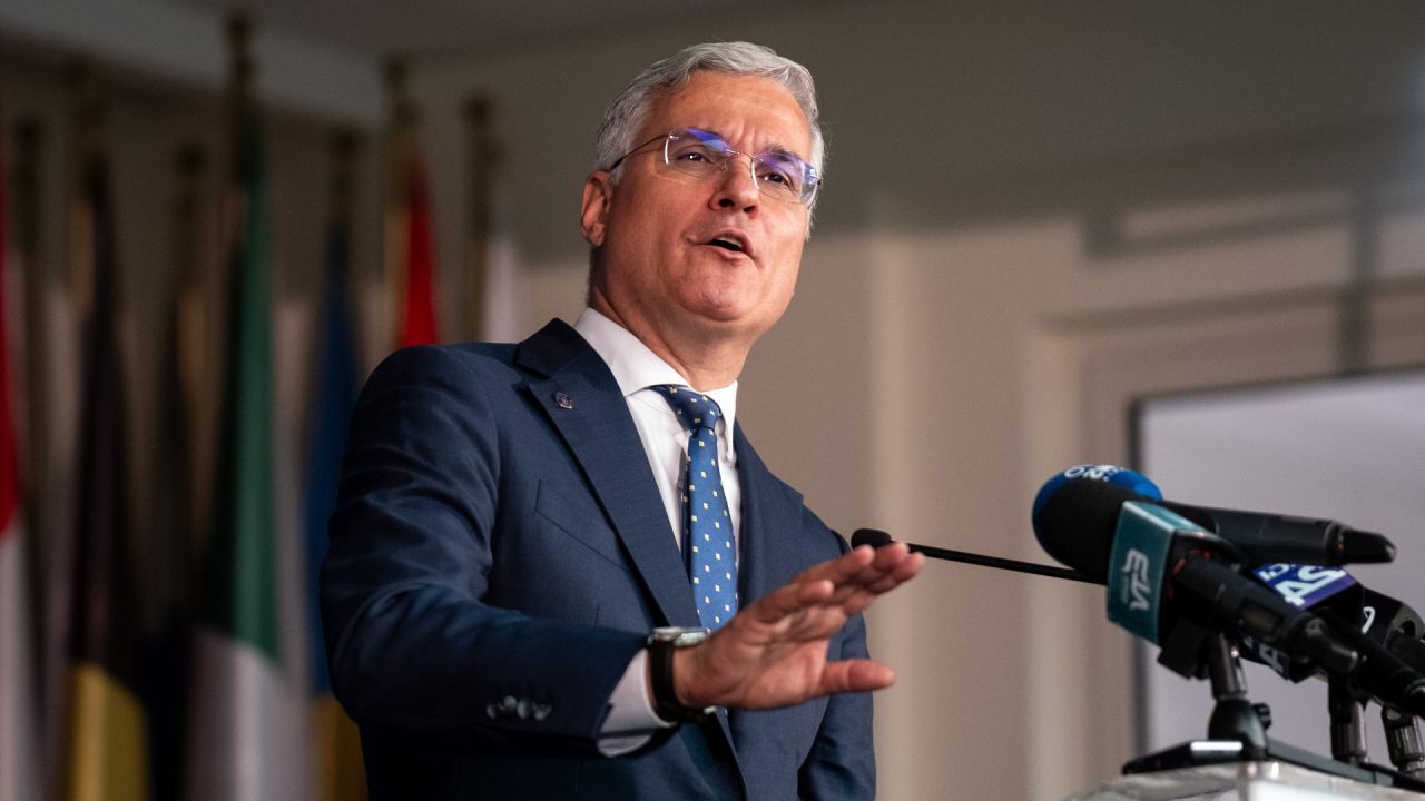 Pîslaru atacă PSD, de Florii: „Prea mulți farisei își numără cutiile de pantofi”