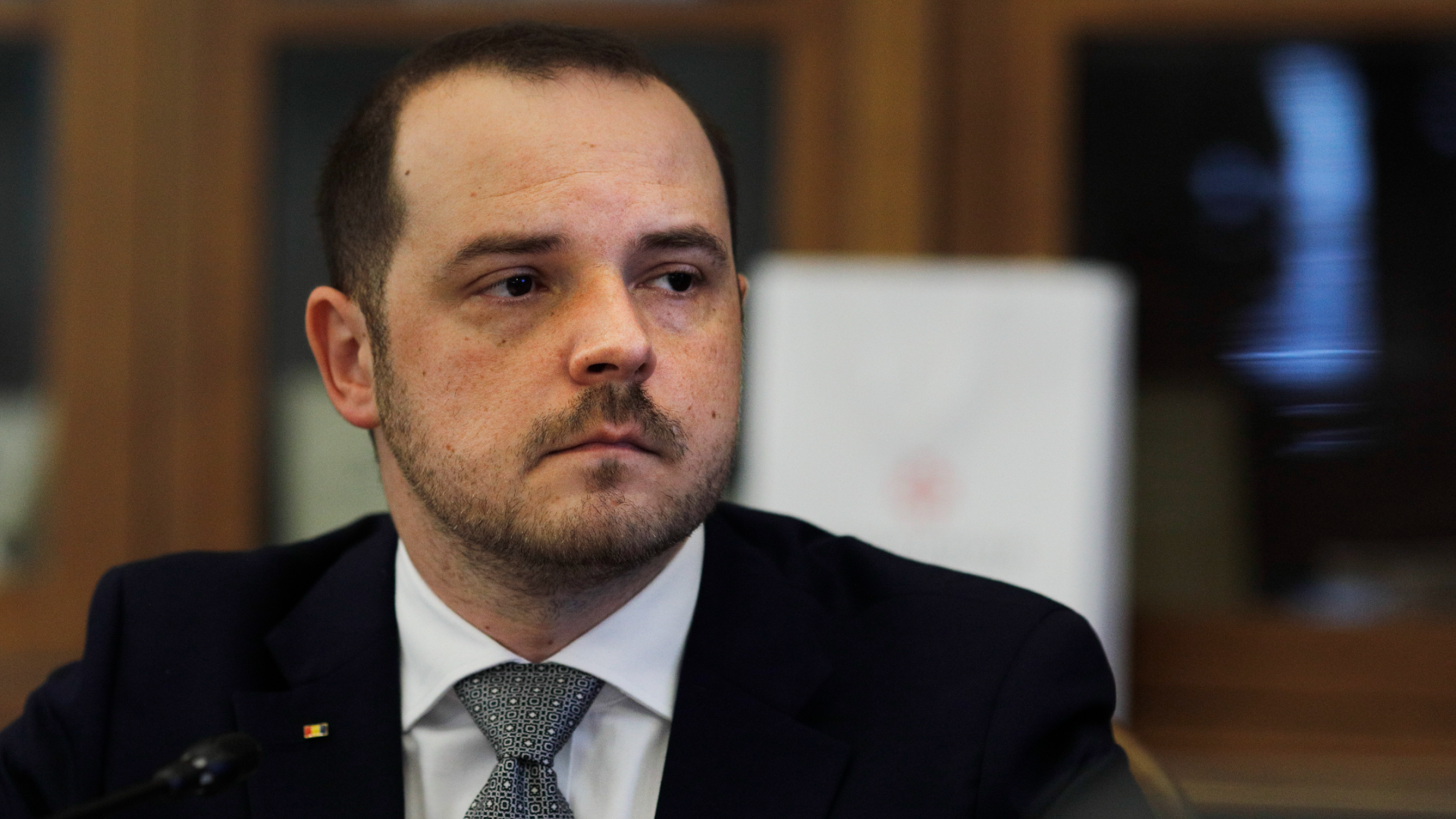 Rogobete acuză presiuni din partea „somităților” după ce le-a închis clinicile private