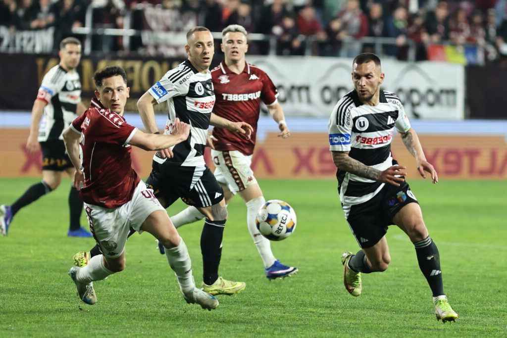 Șoc în Giulești! U Cluj învinge Rapid și preia șefia în Superliga, după dubla lui Mendy