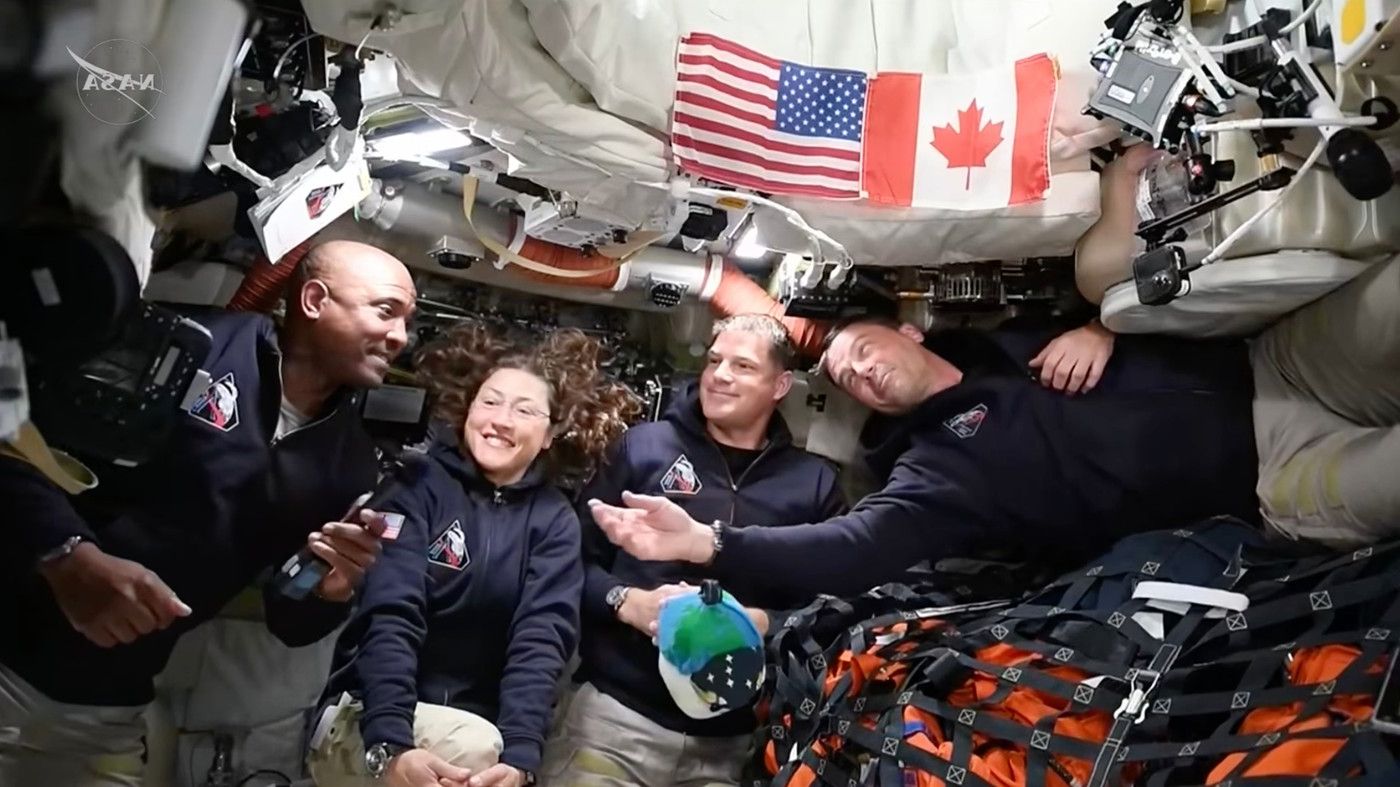 Misiunea Artemis 2 atinge apogeul: Cei patru astronauți ajung astăzi la Lună!