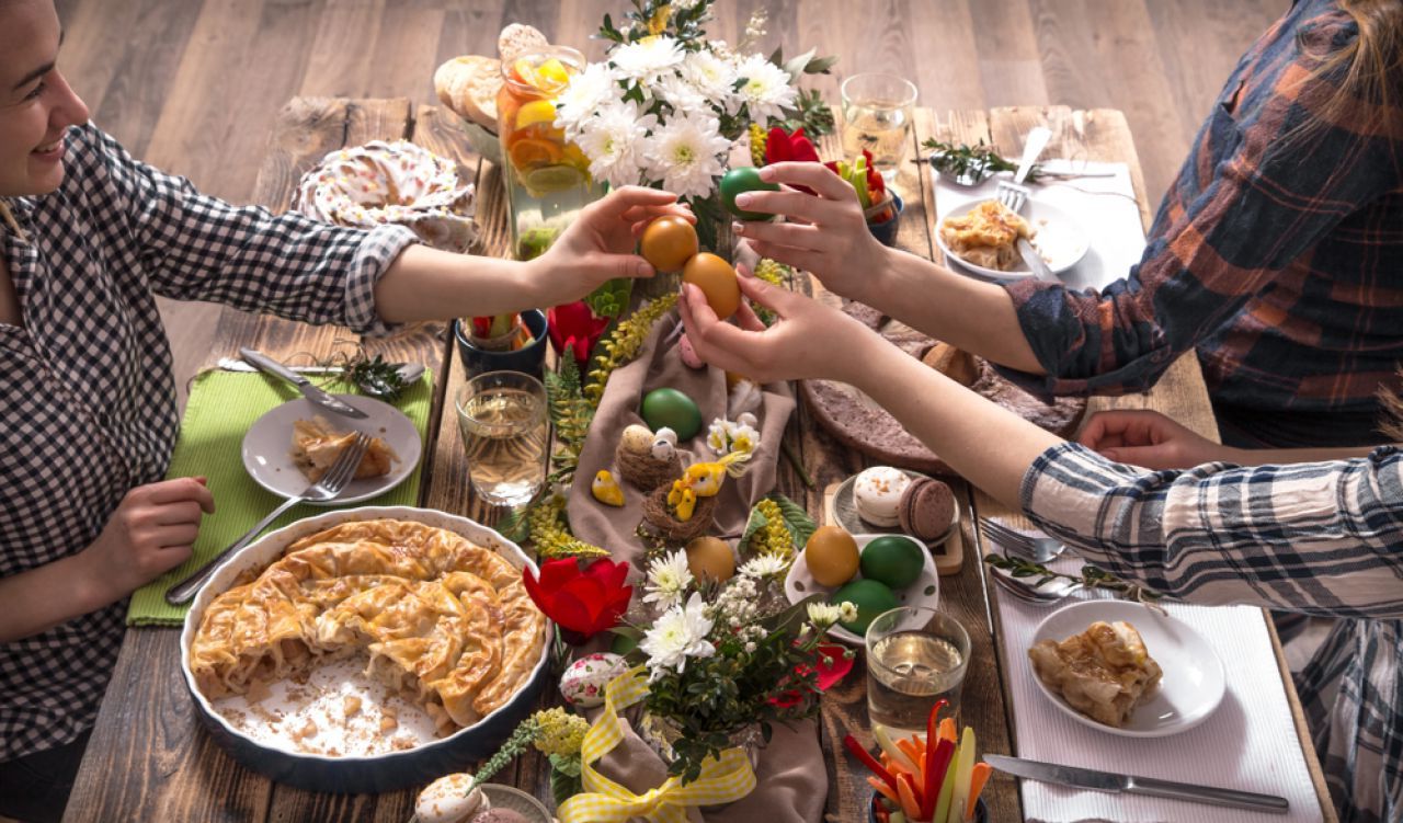 Paște fără griji: Mănâncă ce vrei și evită indigestia cu aceste trucuri simple!